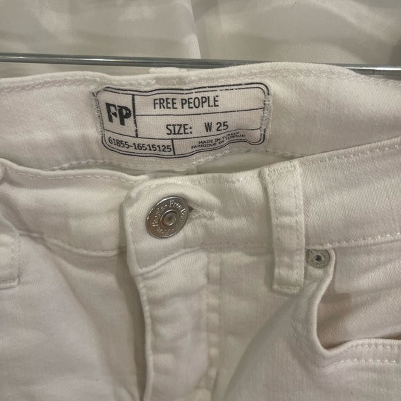 FREE PEOPLE Womens Size 25 White Jeans Skinny Leg distressed - Picture 4 of 13